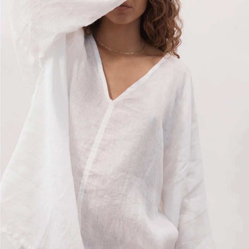 Unik White V-Neck Tunic - Picture 8 of 12
